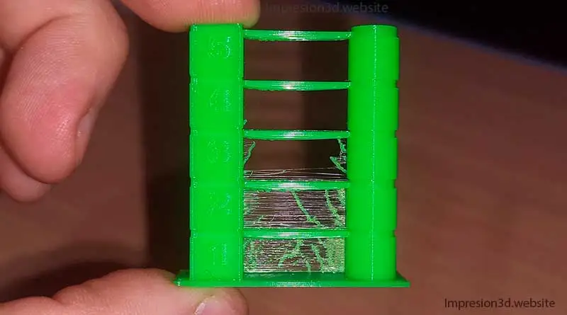 Hilos en impresion 3D - torre de retraccion